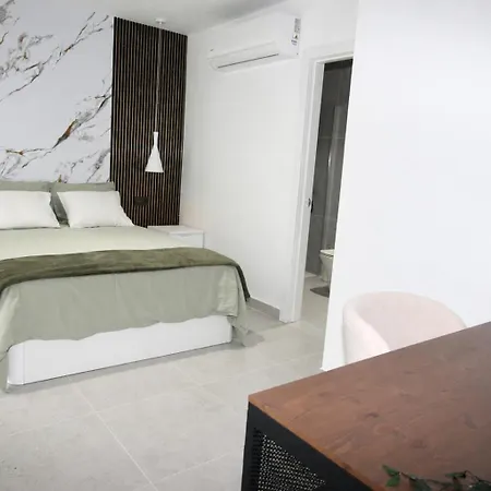 Stylish 2br 2ba Parking & Ev Point Appartement